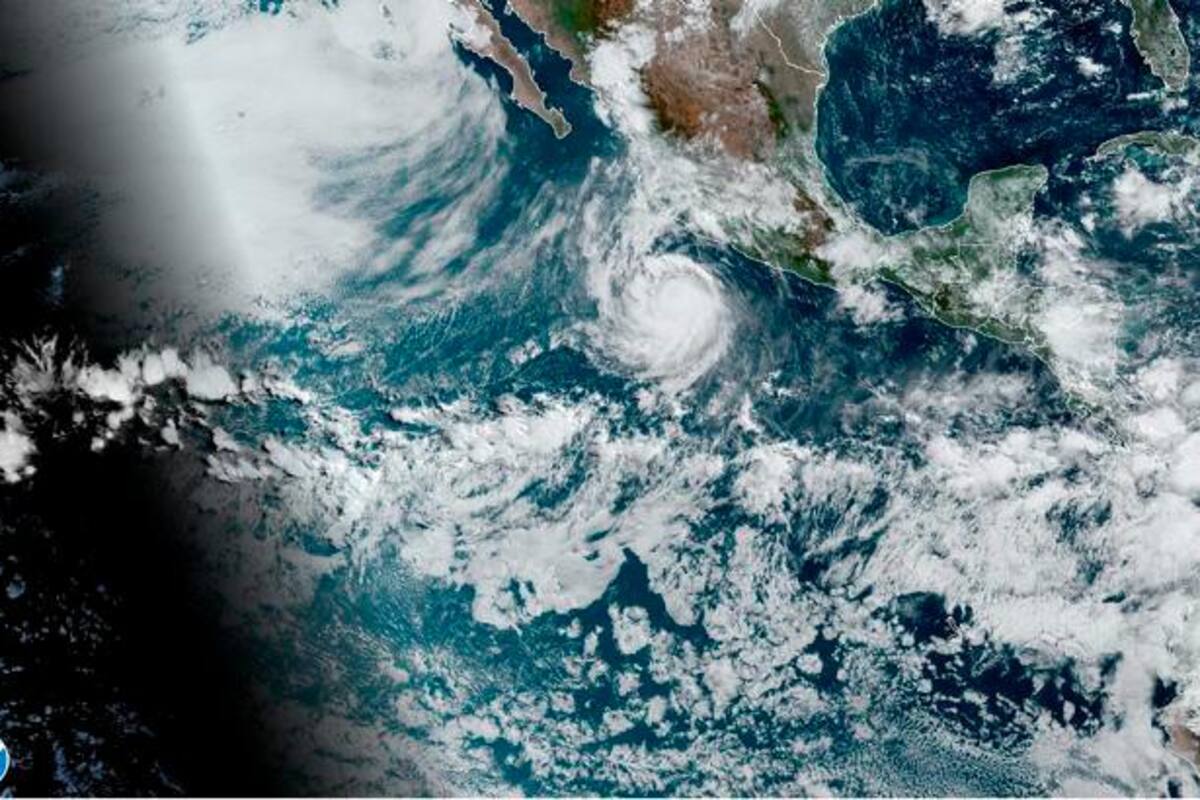 Huracán Bonnie evoluciona a categoría 3 pero sigue lejos de costas mexicanas