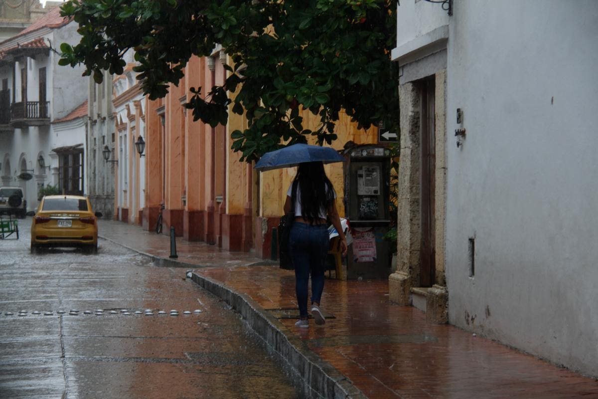 Con la lluvia la vida no se detiene.