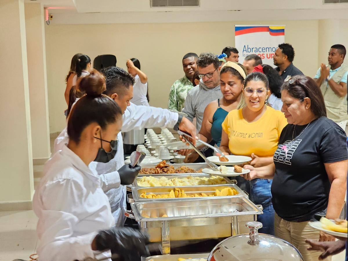 Los invitados disfrutaron de un desayuno. //Foto: Diego Alonso Rosales Negrete