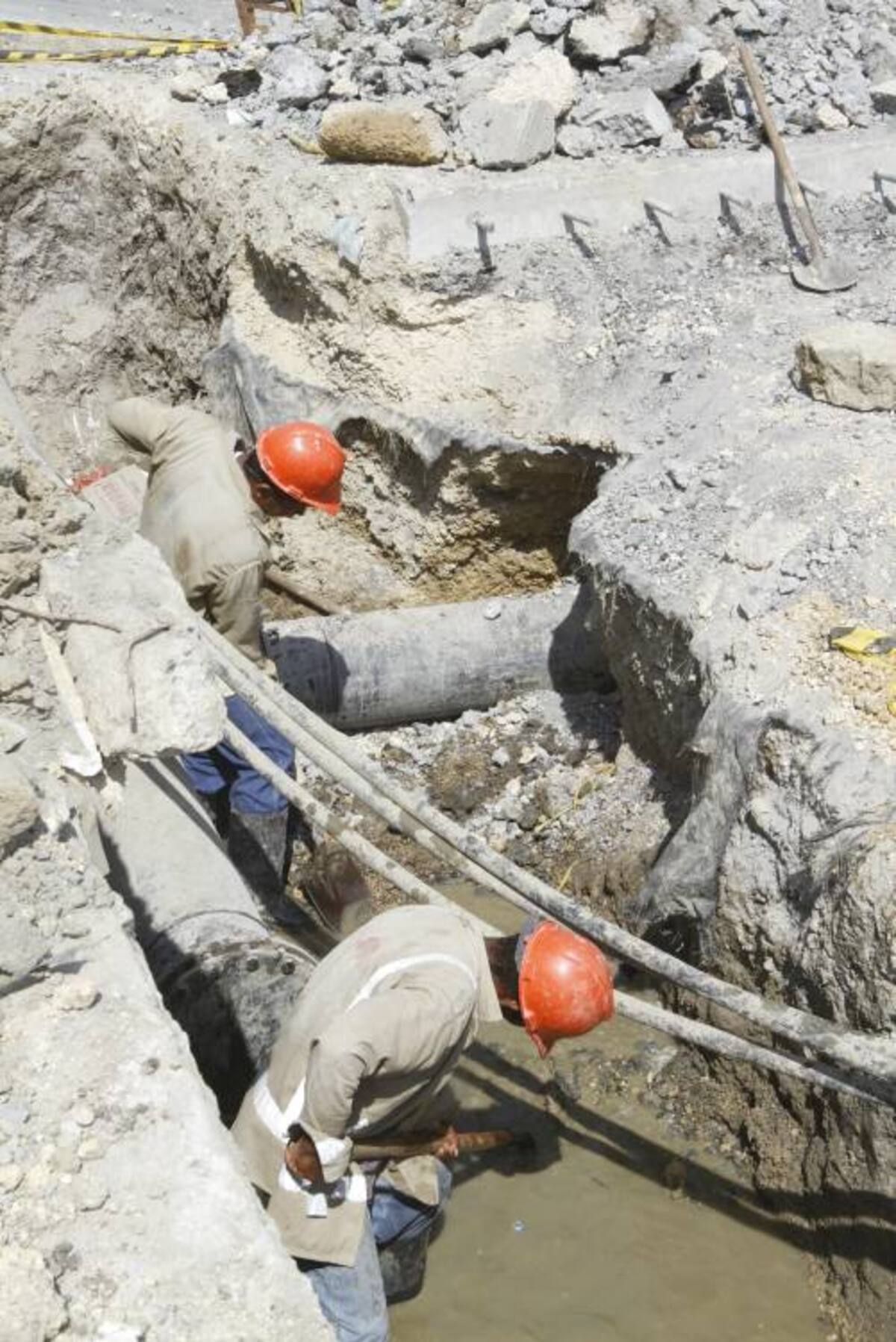 La Gerencia de Transcaribe aclara que la demolición y reconstrucción de placas en los sitios donde se instalan los empalmes, corren por cuenta del constructor del cuarto tramo del macroproyecto. JULIO CASTAÑO BELTRÁN - EL UNIVERSAL