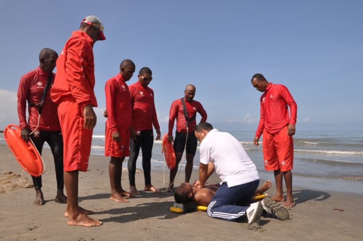 También recibieron capacitación en maniobras de rescate. CORTESÍA