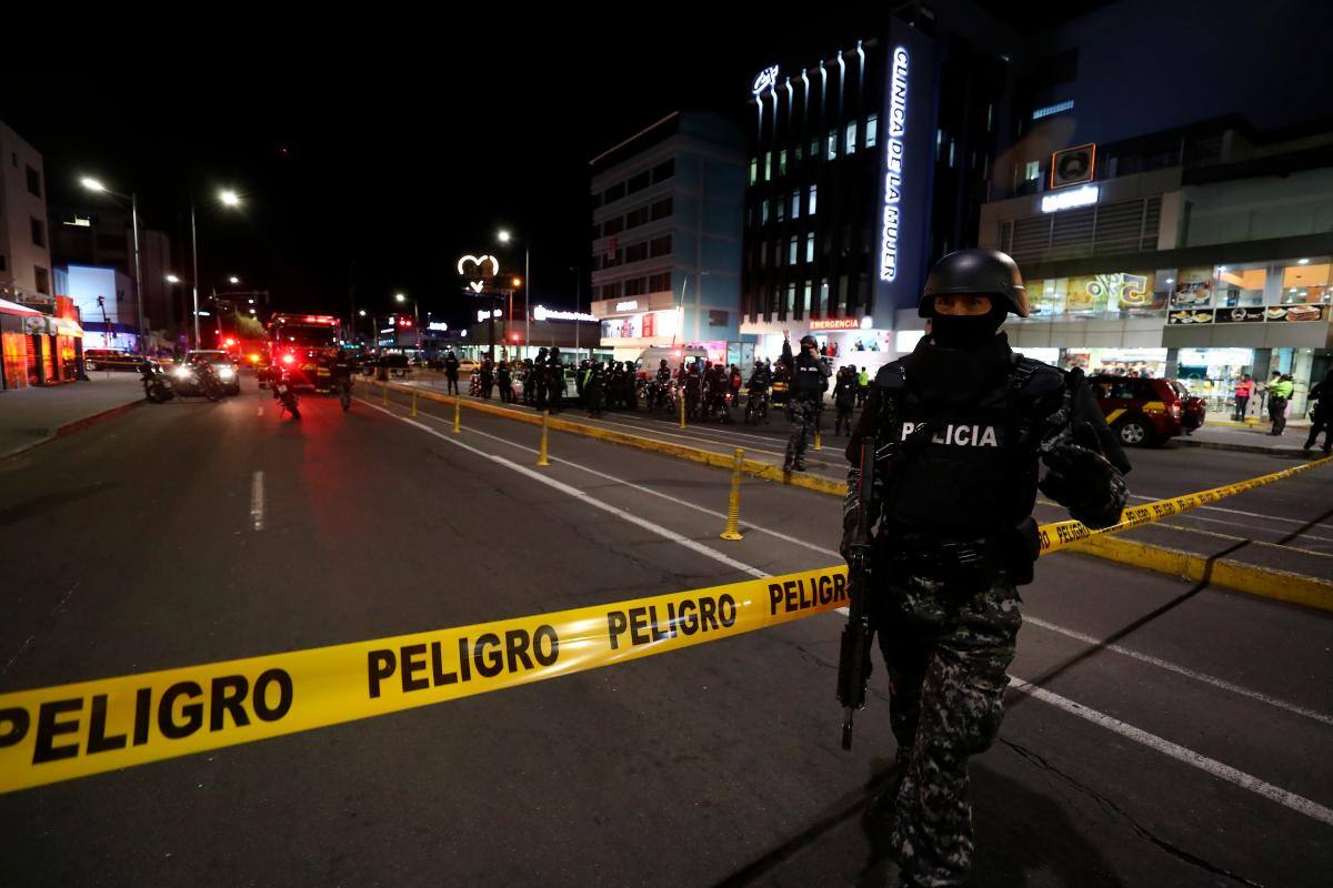Asesinan a dos policías y tres civiles en ataque armado en el sur de México