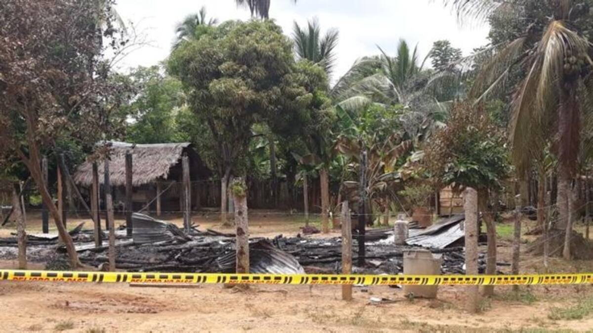 Así quedó la vivienda en la que murieron calcinados cinco menores en el corregimiento de Crucito, zona rural de Tierralta, sur de Córdoba. cortesía