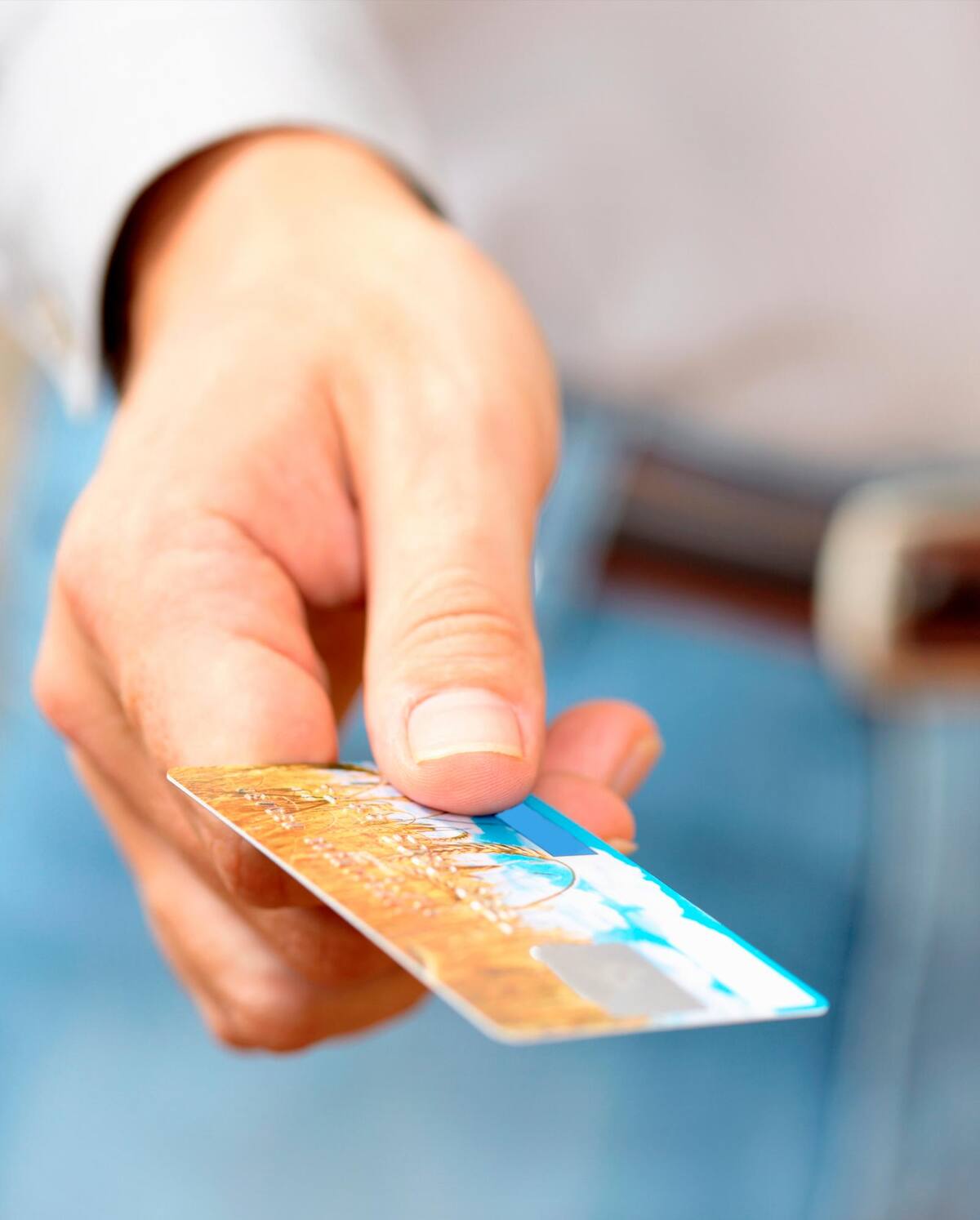 Una tarjeta de crédito lo ayuda a construir su historia crediticia, pero debe darle una adecuado y responsable manejo.