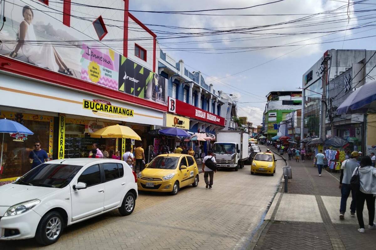 Alzan voz de protesta ante continuos cortes de energía por mantenimientos