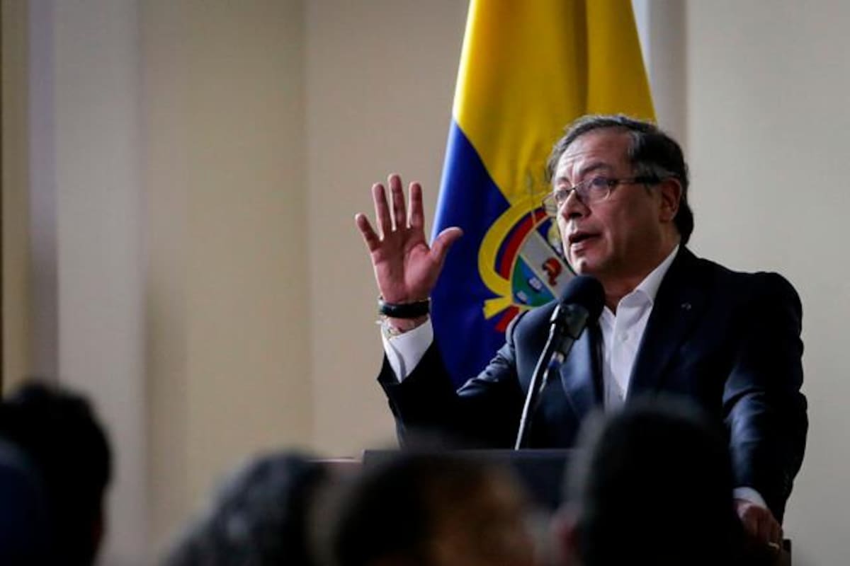 Diálogos con el ELN: Petro llama a su delegación tras masacre de militares