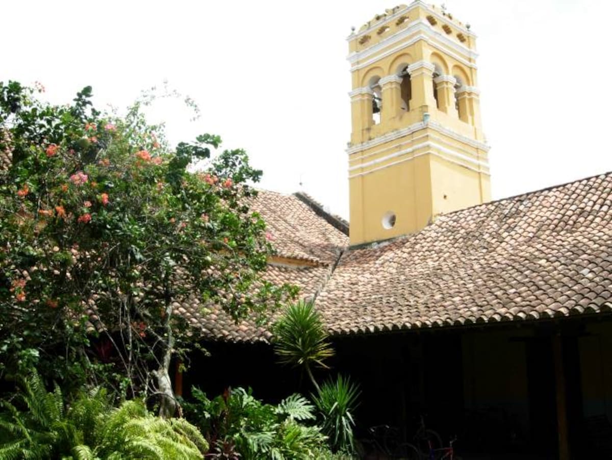 La antigua iglesia fue demolida y en el mismo lugar fue construida una nueva. ATILANO MEZA, EL UNIVERSAL