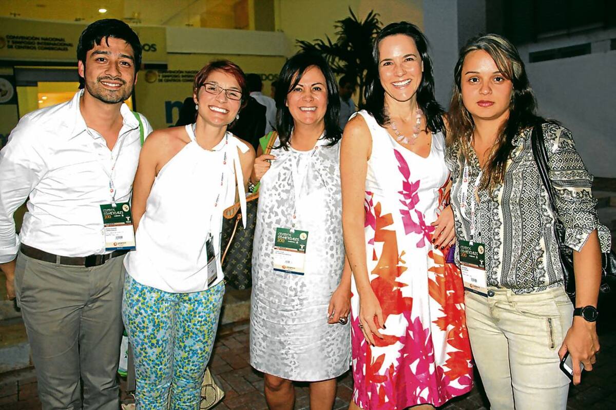 John Correa, María Adelaida Abad, Dora Elena Saldarriaga, Adriana González y Verónica Gil.