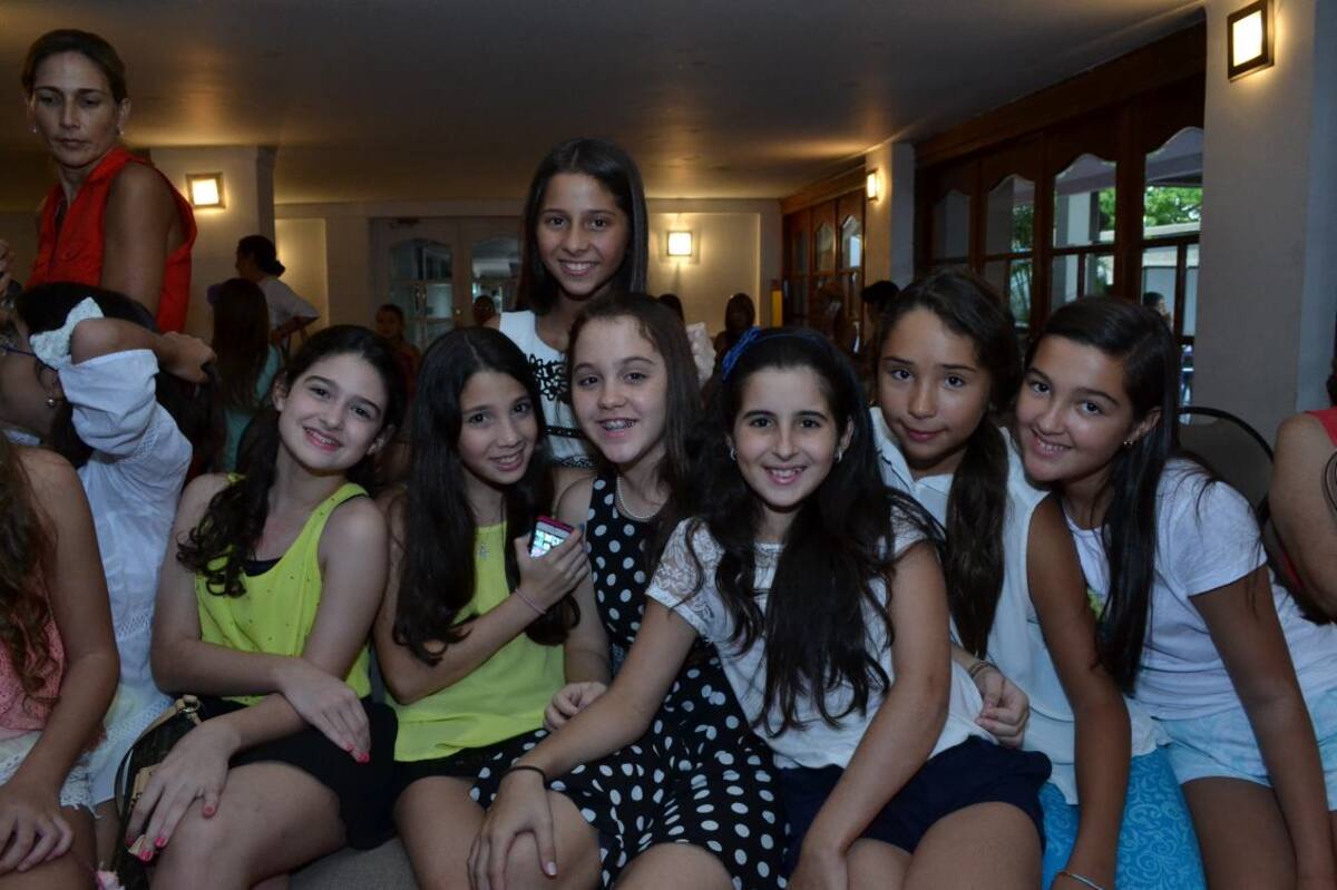 Carolina Ballestas Bermúdez, capitana infantil; Elena Abondano, Alejandra Maciá, Sophia Farah, Susana Awad, Isabella Roa y Natalia Roa.