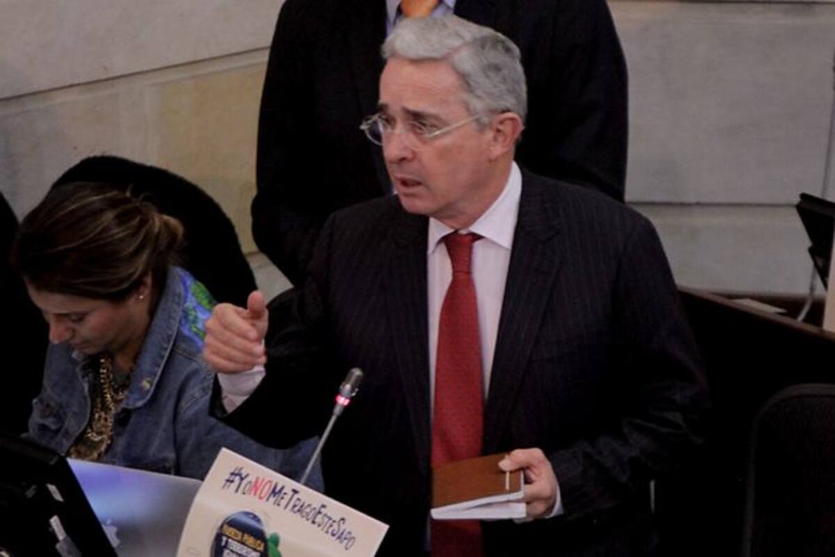 En entrevista con La F.M. el congresista afirmó que tenía una gran deuda con su esposa y le pidió a los colombianos que perdonaran los errores que ha cometido. //Colprensa.