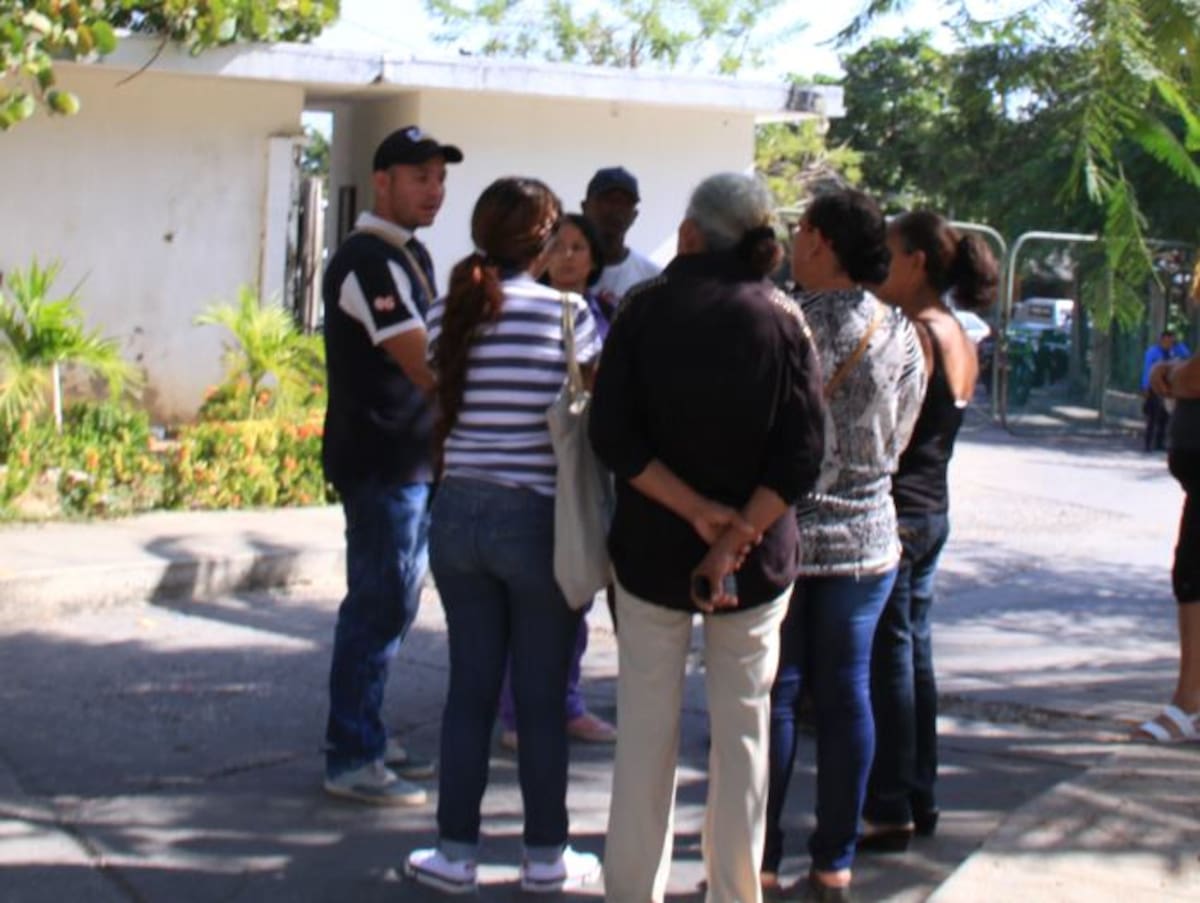 Ayer, parientes de Jesús y de Katherine llegaron a la morgue de Medicina Legal en Zaragocilla a reclamar sus cuerpos. Hablaron sobre los motivos de la tragedia.