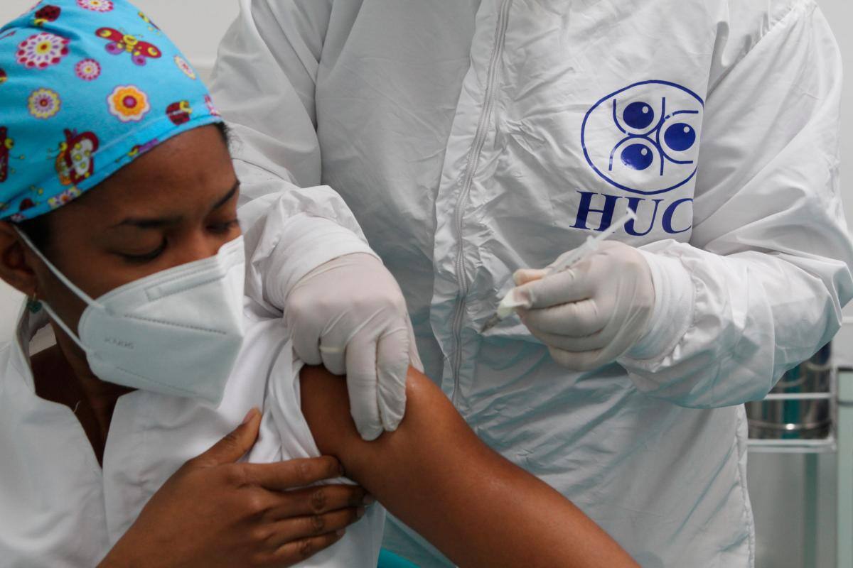Cartagena tiene el reto de avanzar con la vacunación masiva