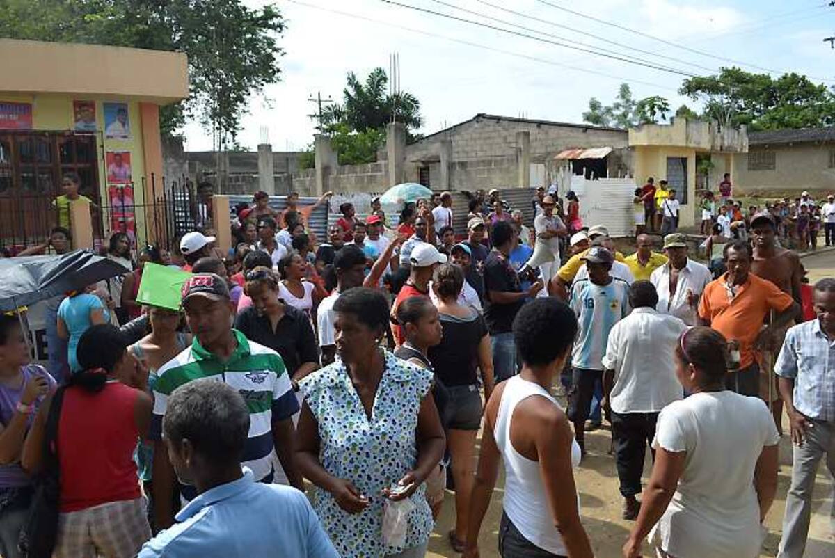 Ayer hubo una protesta en Santa Rosa de Lima porque unos 200 habitantes no aparecen en el censo electoral. CORTESÍA