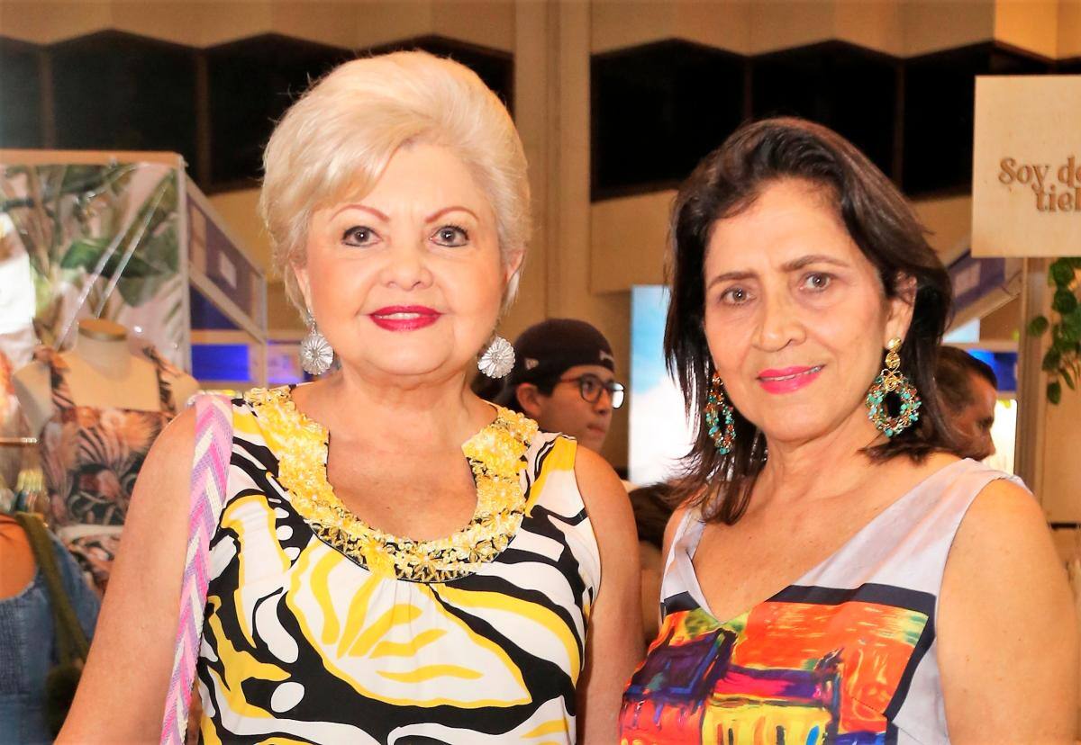 Marlene de Pombo y Sonia Yacaman.