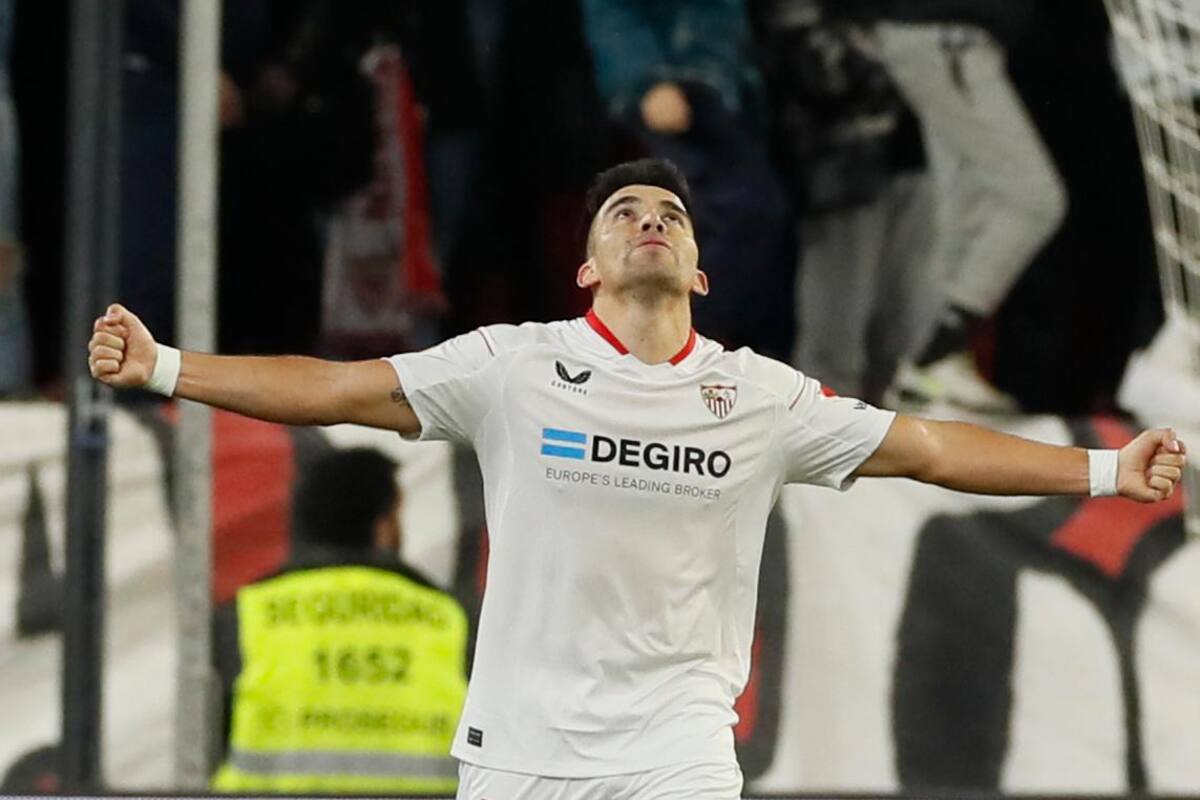 Video: Jugador rompe las indicaciones que el técnico mandó a la cancha