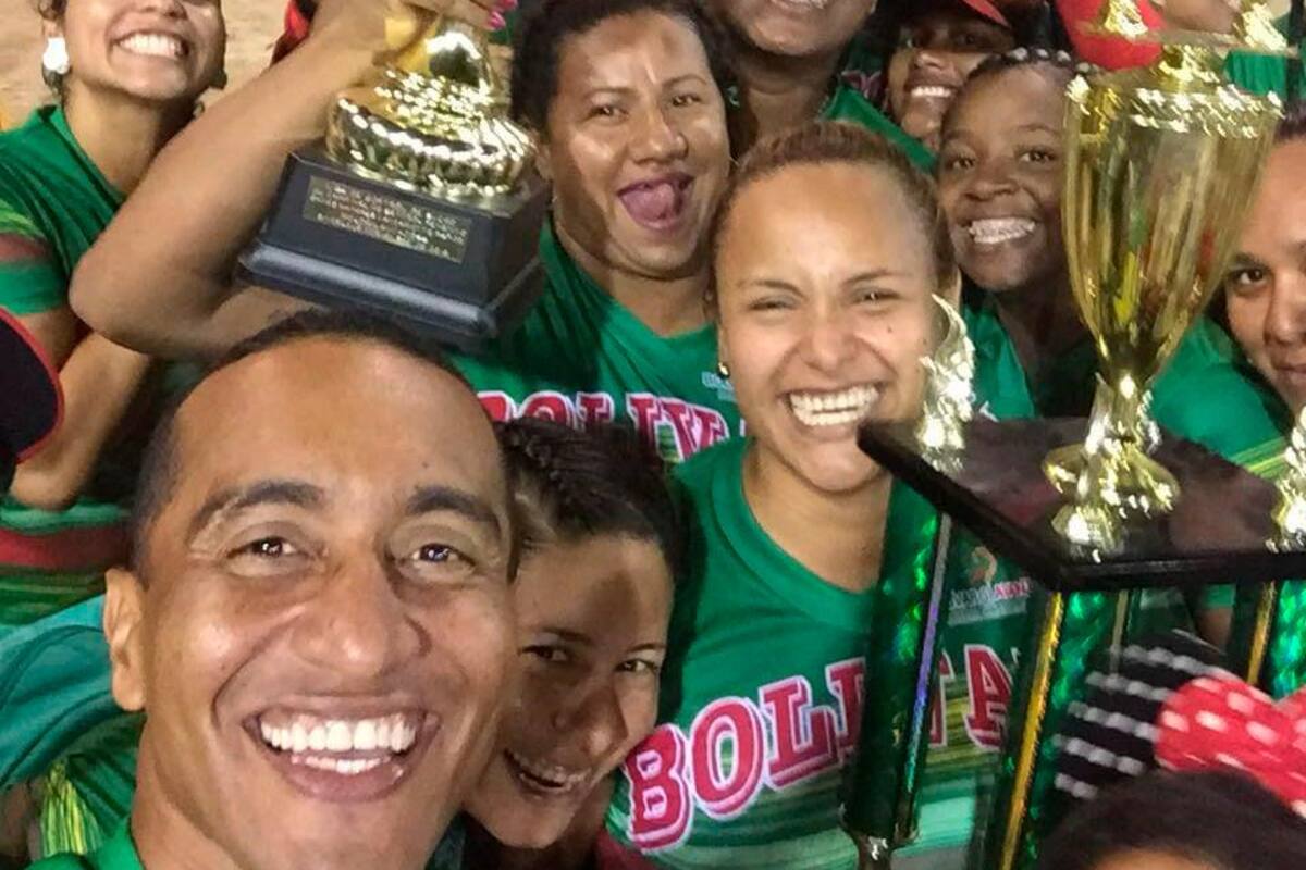 Jamir Iriarte, haciendo un gran aporte al sóftbol femenino de Bolívar