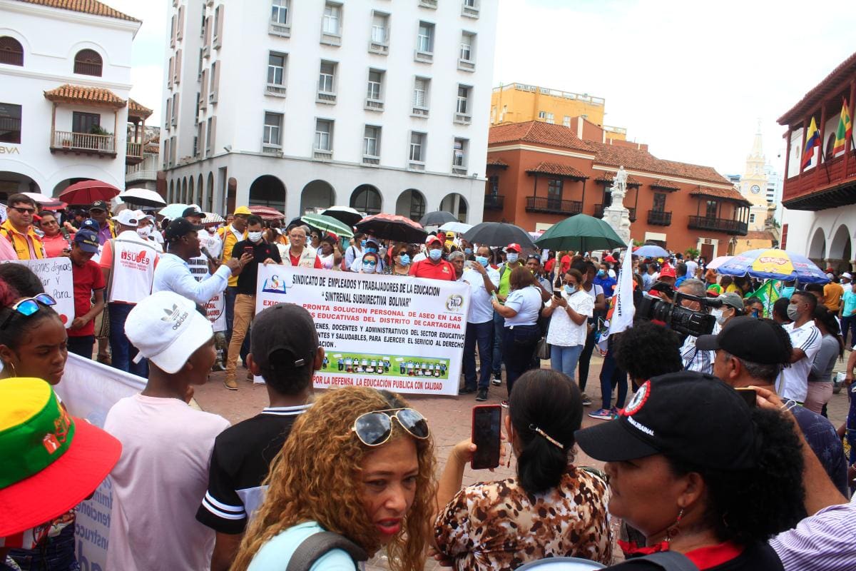 ¿Barrerán los padres los colegios de Cartagena hasta el 31 de agosto?