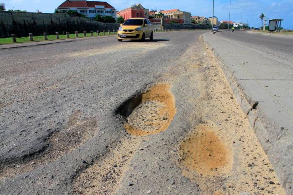 ¡SOS por la Avenida Santander! Urge arreglo de huecos y desniveles