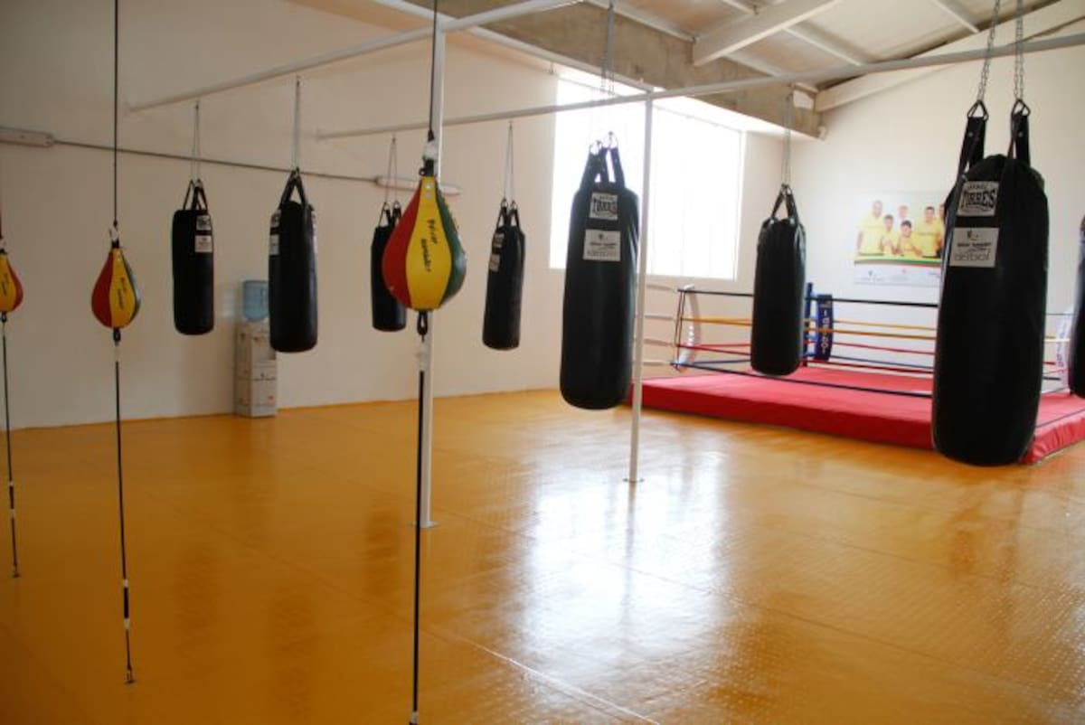 Cuenta con excelente ring de boxeo e implementos para la práctica de este. Oscar Díaz/ El Universal