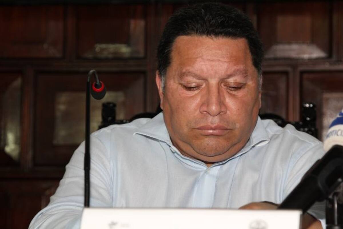 El 31 de octubre, Manolo Duque firmó la carta de renuncia en la cárcel para funcionarios públicos del municipio de Sabanalarga. Kailline Giraldo