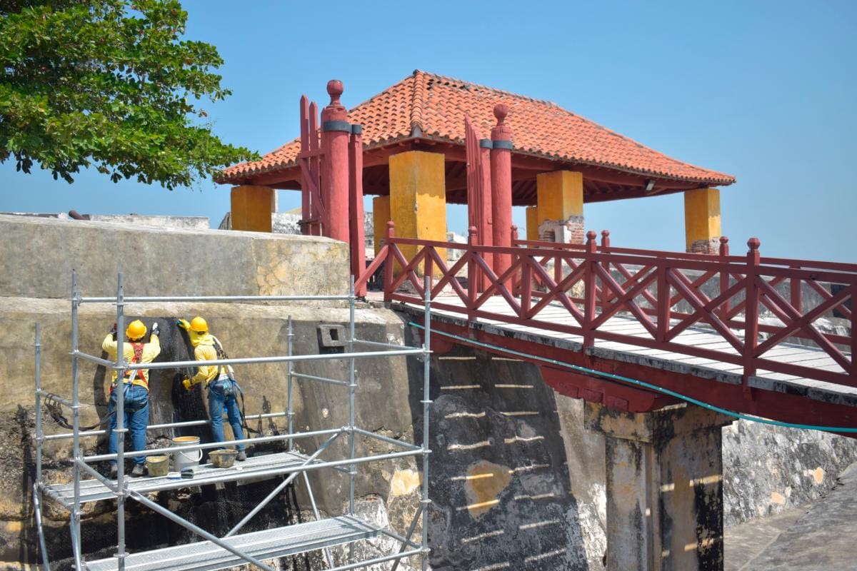 Escuela Taller inicia obras de mantenimiento a fortalezas y murallas