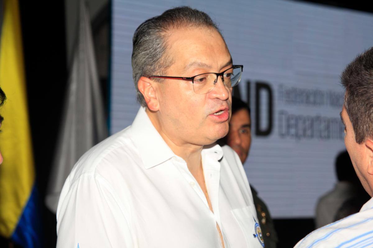 Fernando Carrillo. procurador.
