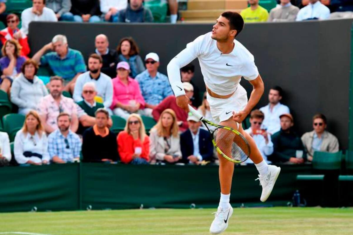Alcaraz sufrió pero sigue avanzando en Wimbledon
