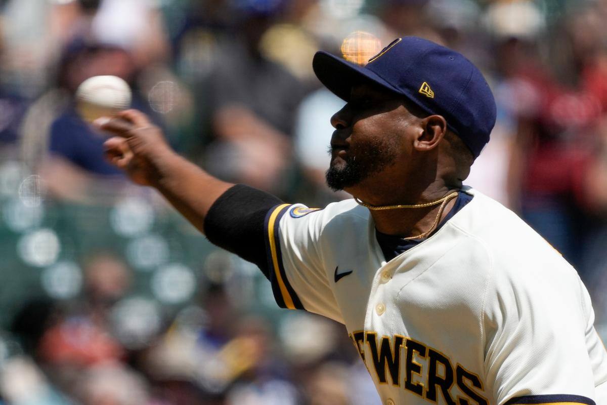 Julio Teherán vuelve a lanzar bien, pero Milwaukee no le responde