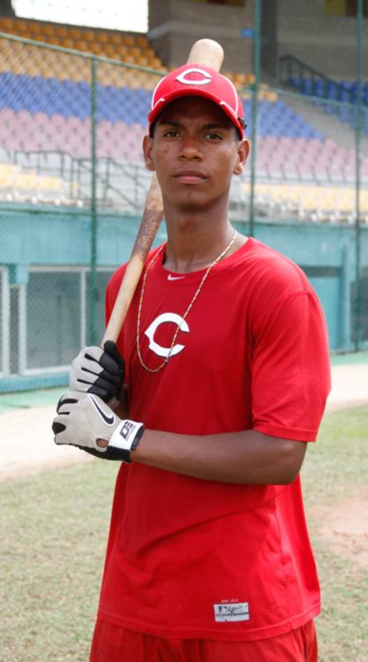 Víctor Martínez es un torpedero natural que reúne todas las características que se necesitan para jugar en esta exigente posición. Los Rojos de Cincinnati le hicieron un seguimiento desde hace dos años y el lunes anterior se concretó la firma del pelotero cartagenero a esa organización de Grandes Ligas. //Óscar Díaz Acosta
