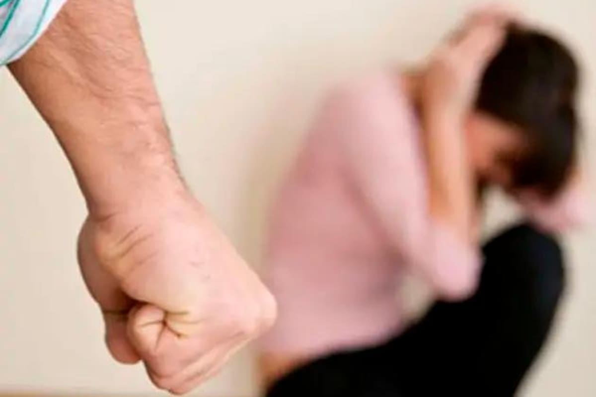 Hombre golpeó y mató a su madre por decirle que no era su “hijo favorito”