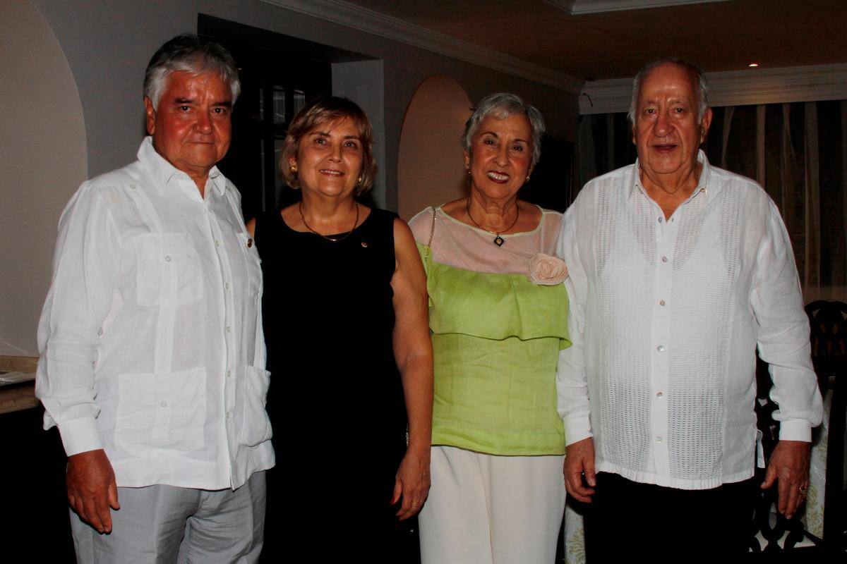 Gabriel Gómez, Carmen Alicia Pinto, Tere de Ramírez y Gustavo Ramírez.