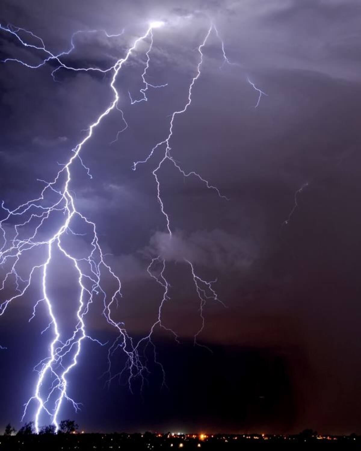 En la tierra se producen por segundo cerca de 100 rayos, en Colombia al año impactan cerca de nueve mil. ARCHIVO 123RF