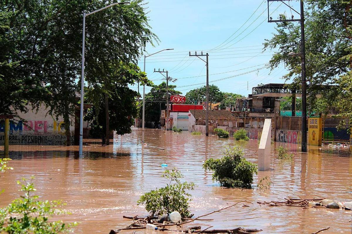 Vista general de un sector inundado por el paso del huracán Pamela, en el municipio de Rosamorada, estado de Nayarit (México). //EFE