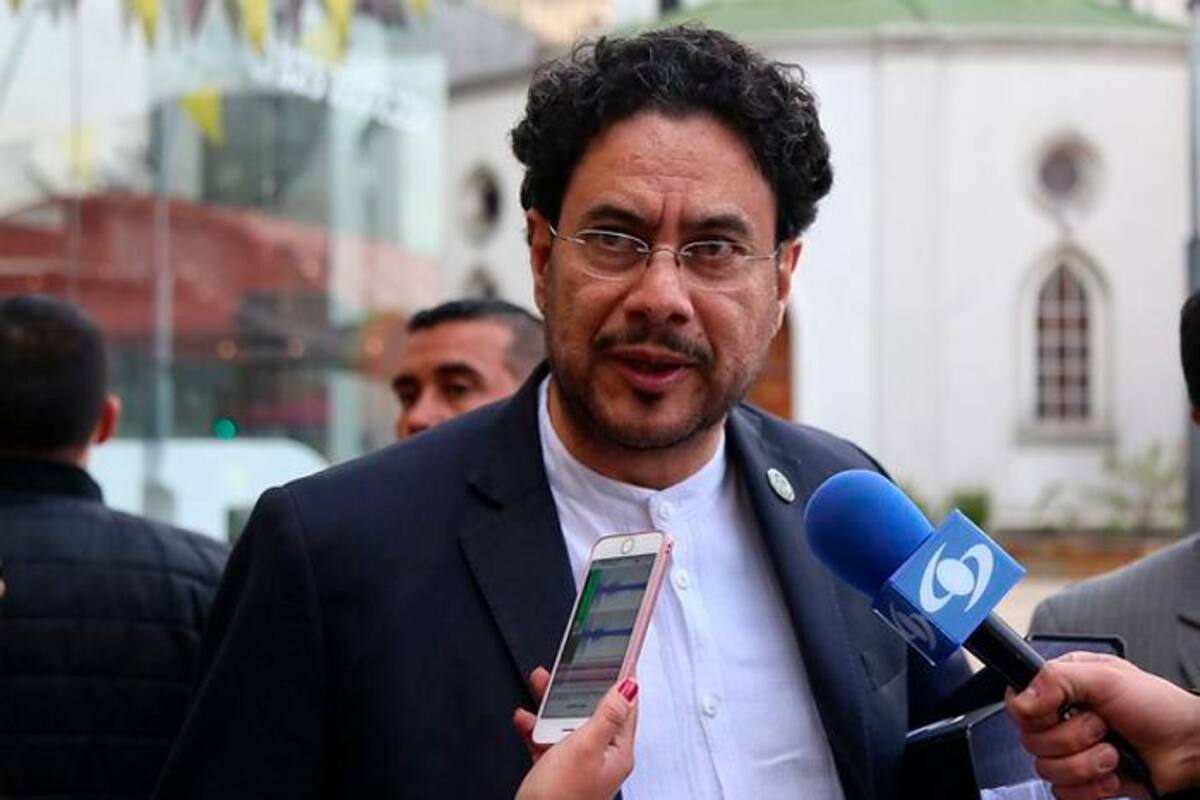 Acreditan en el caso de la Unión Patriótica como víctima a senador Iván Cepeda