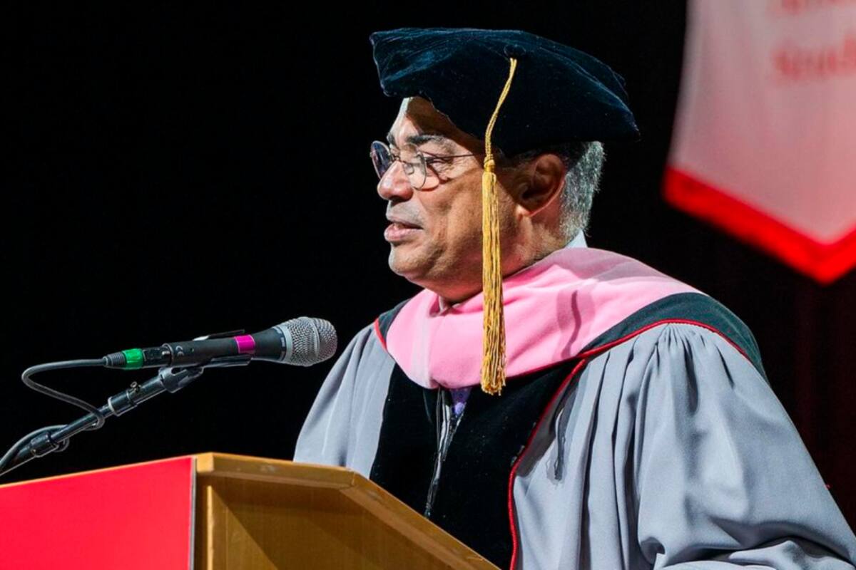 Gilberto Santa Rosa es investido como doctor honoris causa de Berklee College