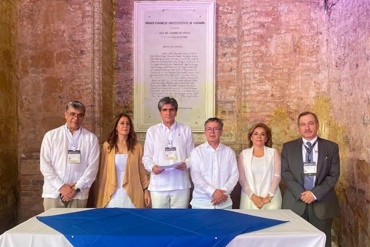 Presidentes de las Cortes firman declaración en Villa del Rosario