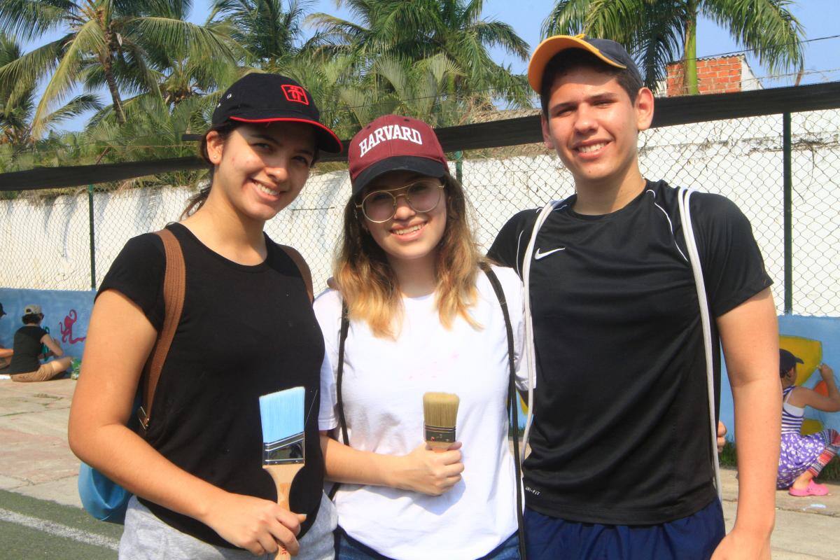 Gloria Vélez, Cristina Chapman y Alberto Gómescasseres.
