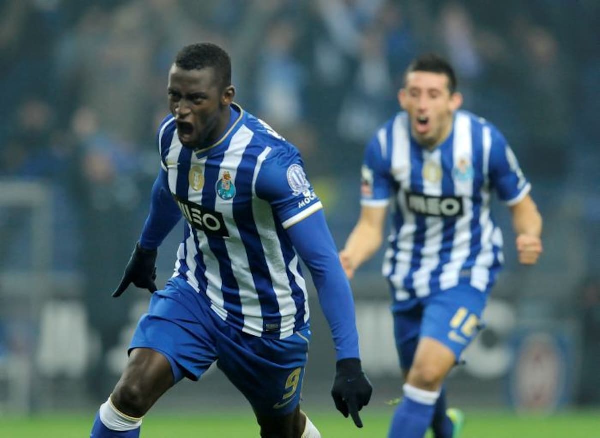 Jackson Martínez anotó dos goles en la victoria del Porto. AP Paulo Duarte