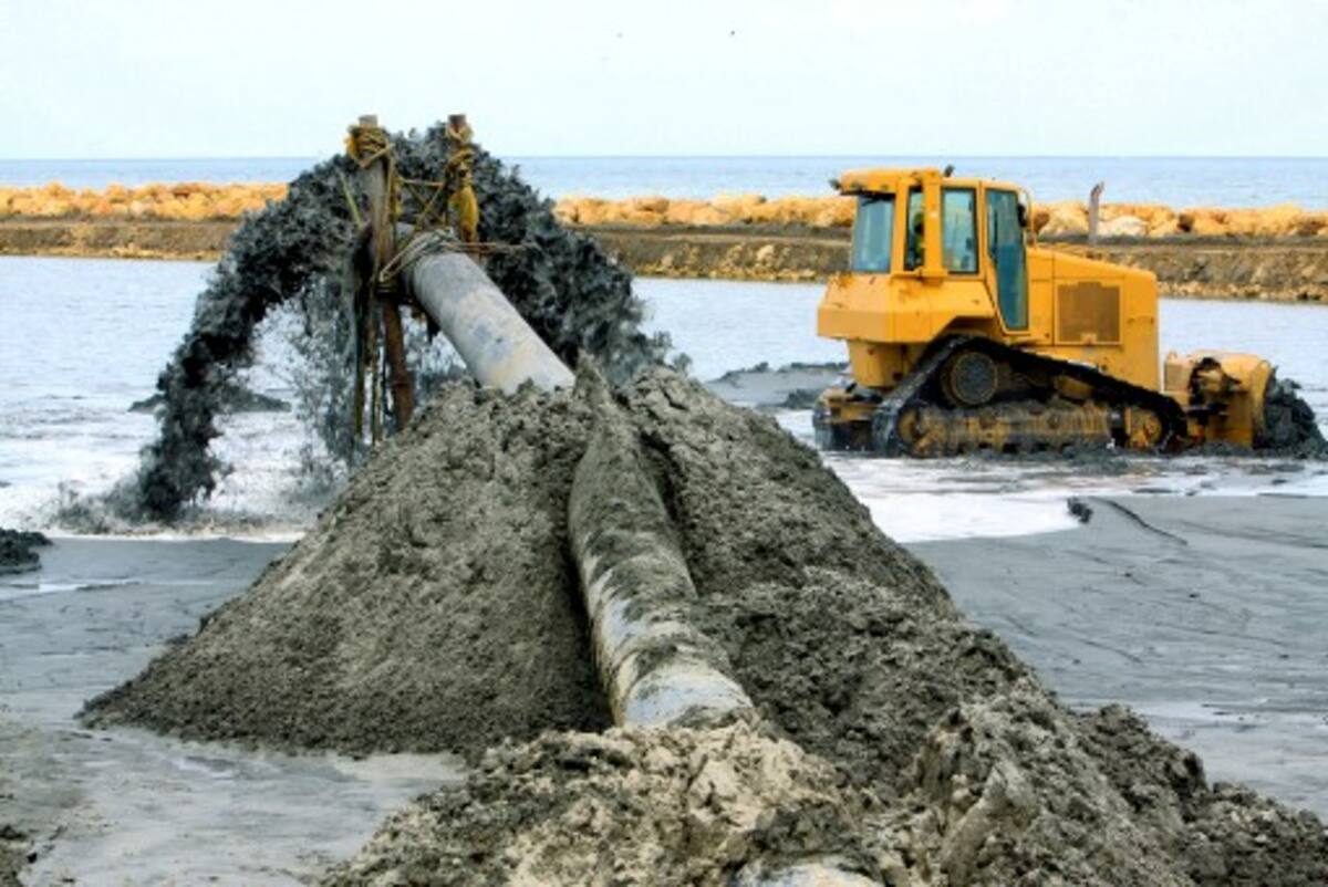 El proyecto requiere la extracción mediante una draga de más de un millón de metros cúbicos de material de relleno, lo que permitirá la creación de un área nueva de playa de más de 35 hectáreas. JULIO CASTAÑO - EL UNIVERSAL