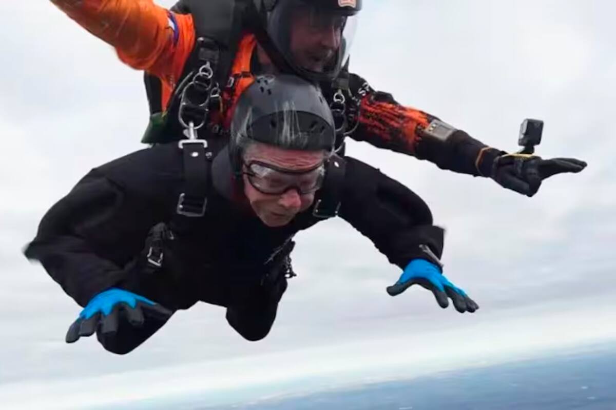 Video: un hombre de 106 años rompe récord mundial de salto en paracaídas