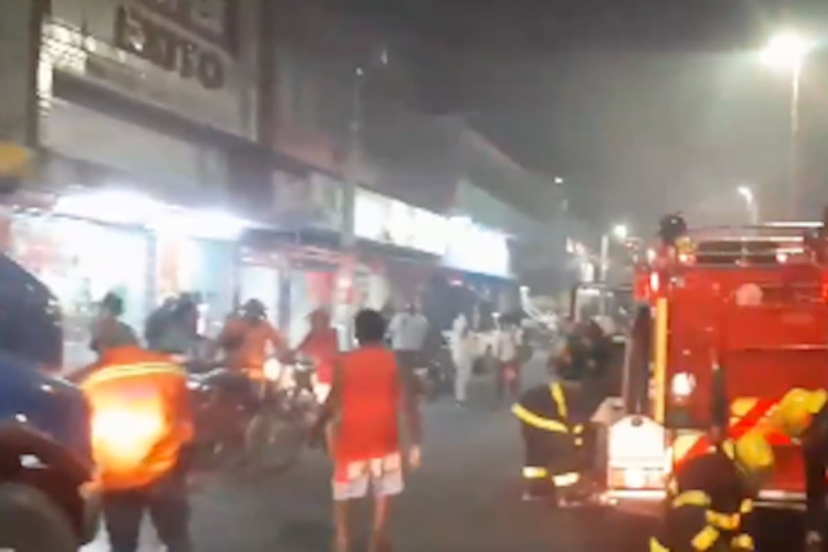 Incendio de doce locales en Santa Marta deja pérdidas millonarias