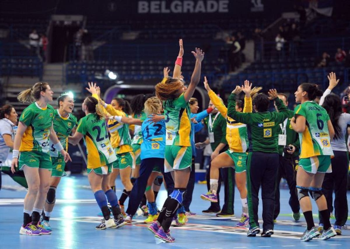 Brasil celebra su clasificación a la semifinal. AFP ANDREJ ISAKOVIC