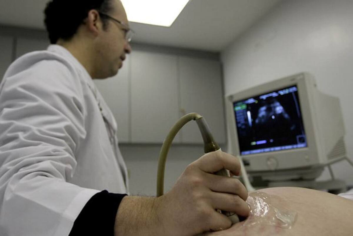 Se trata de una nulidad contra la Resolución 004905 de 2006, mediante la cual la Comisión de Regulación en Salud solicitó a la Universidad Nacional un estudio relacionado con la posibilidad de incluir el producto en el Plan Obligatorio de Salud, POS. COLPRENSA