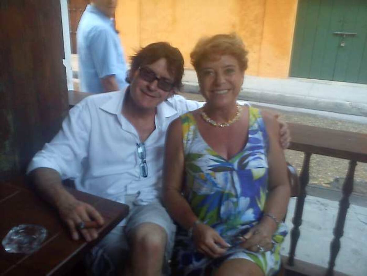 Charlie Sheen pasa vacaciones en Cartagena. CORTESÍA LIBRERÍA ÁBACO