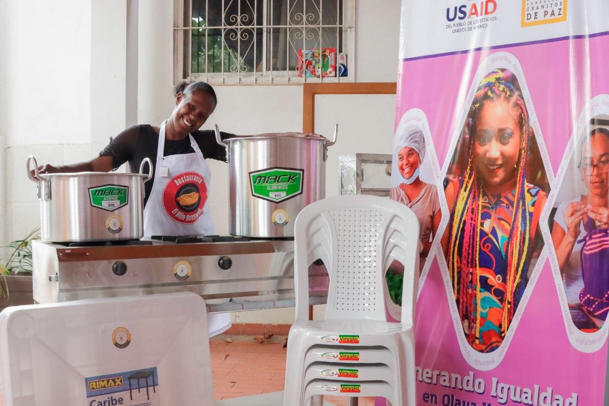 61 mujeres recibieron apoyos para sus emprendimientos en Olaya