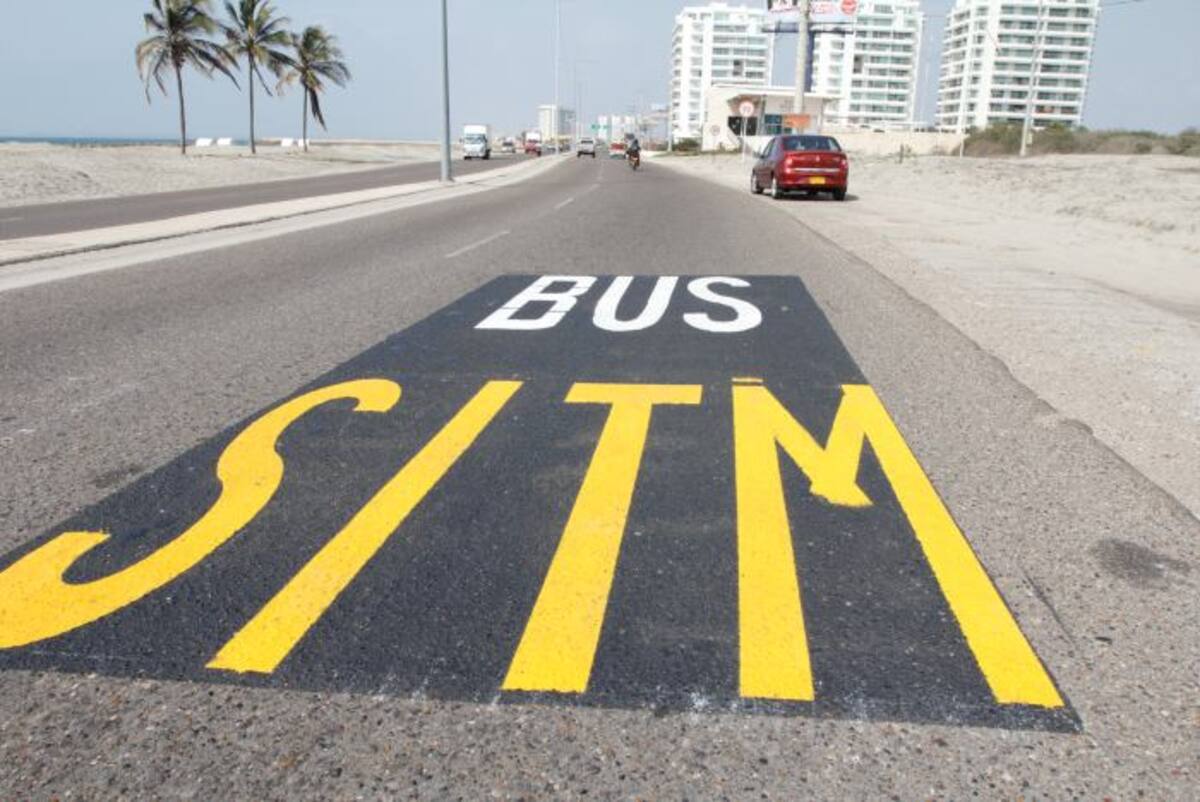 Señalizaciones de paraderos de alimentadores en Marbella.