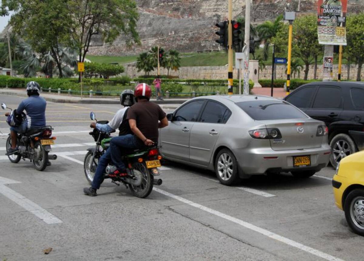 Desde este lunes comienza a operar nuevo pico y placa para vehículos particulares. ÓSCAR DÍAZ ACOSTA - EL UNIVERSAL -