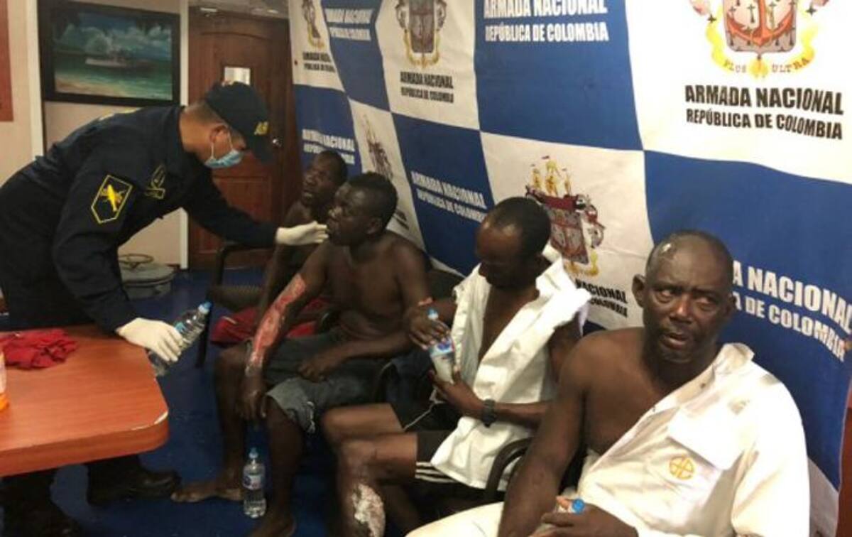 El personal rescatado se encuentra recibiendo primeros auxilios a bordo del buque ARC “San Andrés”. Armada Nacional