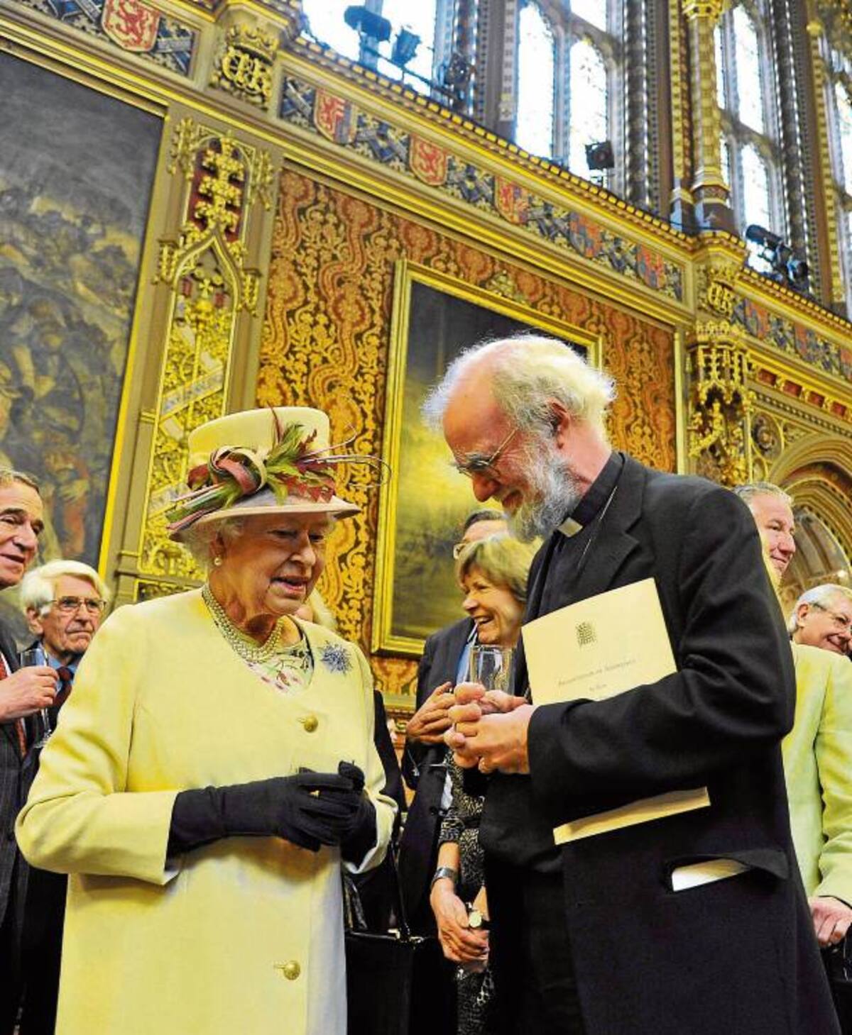 La reina Isabel y el Arzobispo de Canterbury. AFP/ TOBY MELVILLE/