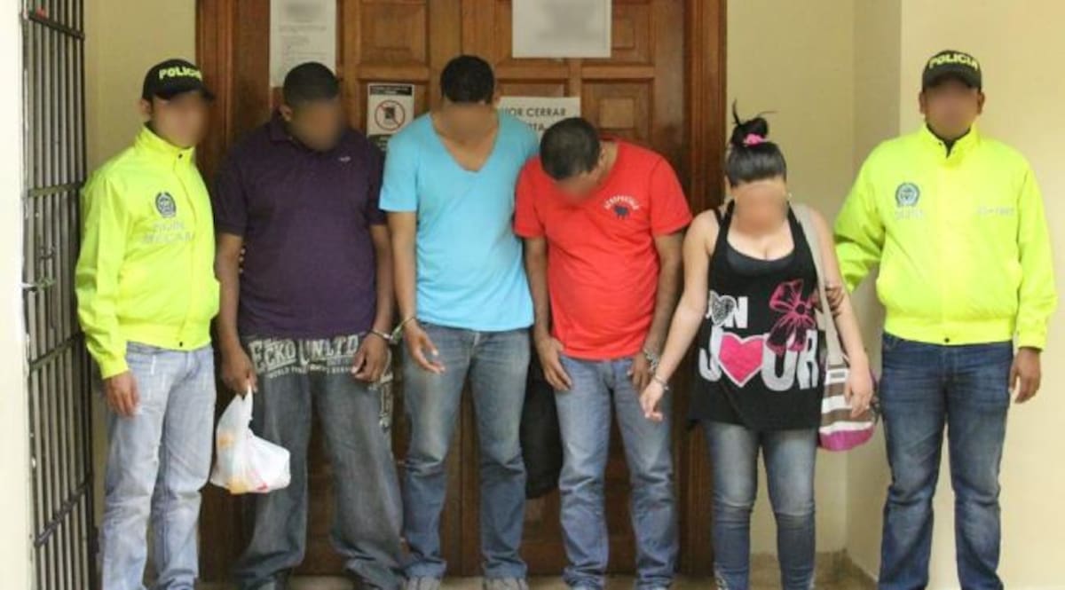 Los capturados fueron dejados a disposición de la Fiscalía, quien los presentó ante un Juez de Control de Garantías, el cual les dictó medida de aseguramiento con detención en el Centro Carcelario y Penitenciario San Sebastián de Ternera. CORTESÍA